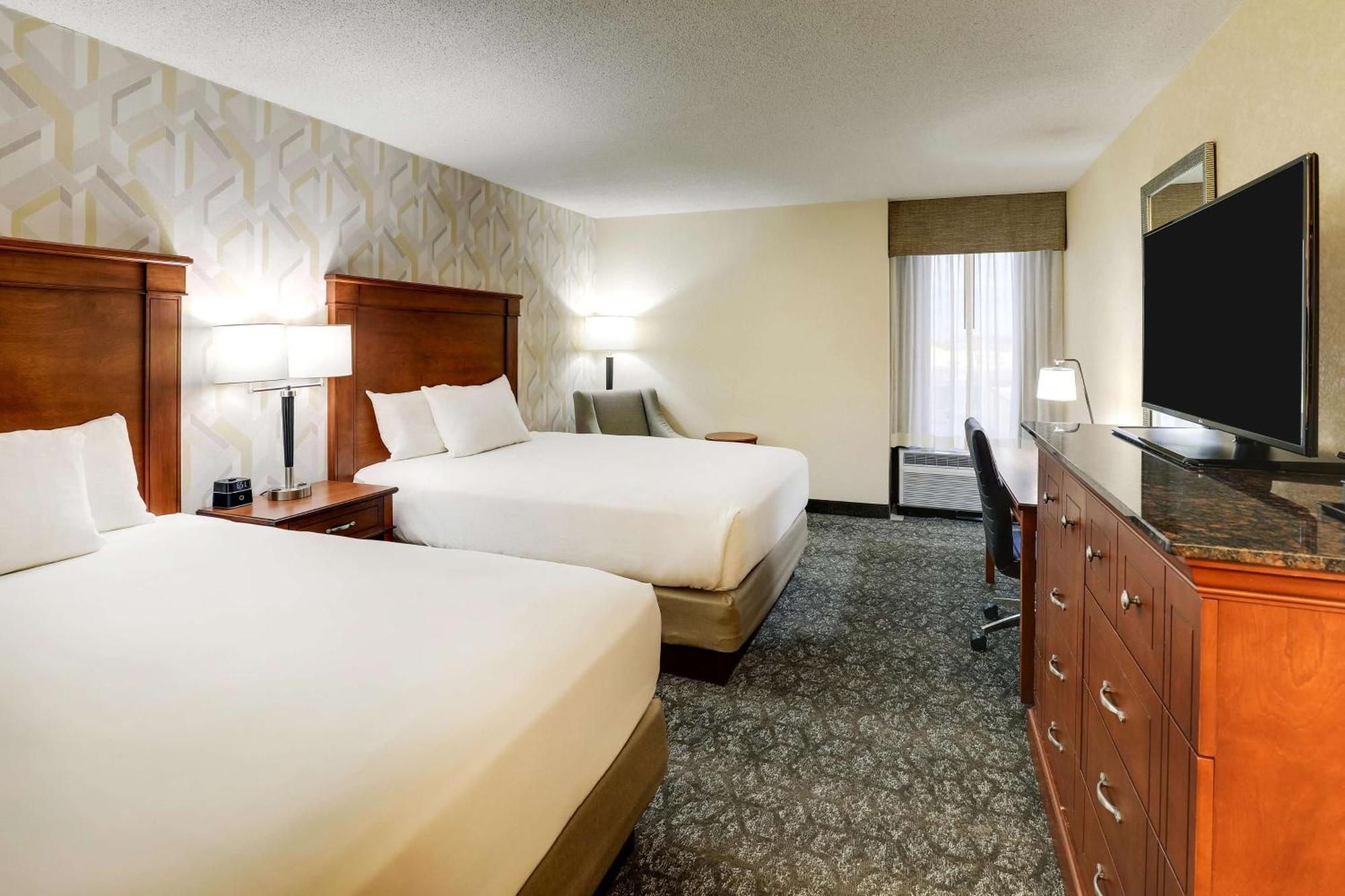 Drury Inn & Suites マリオン エクステリア 写真
