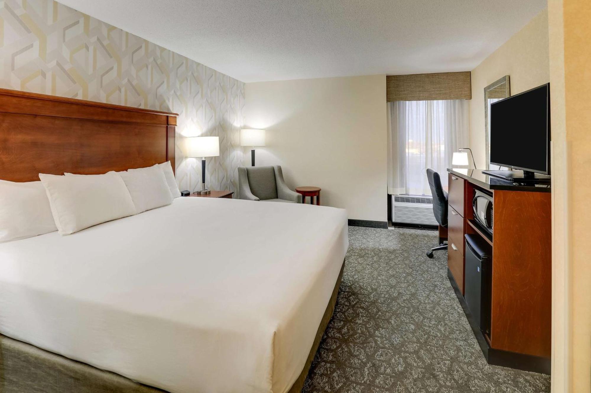 Drury Inn & Suites マリオン エクステリア 写真