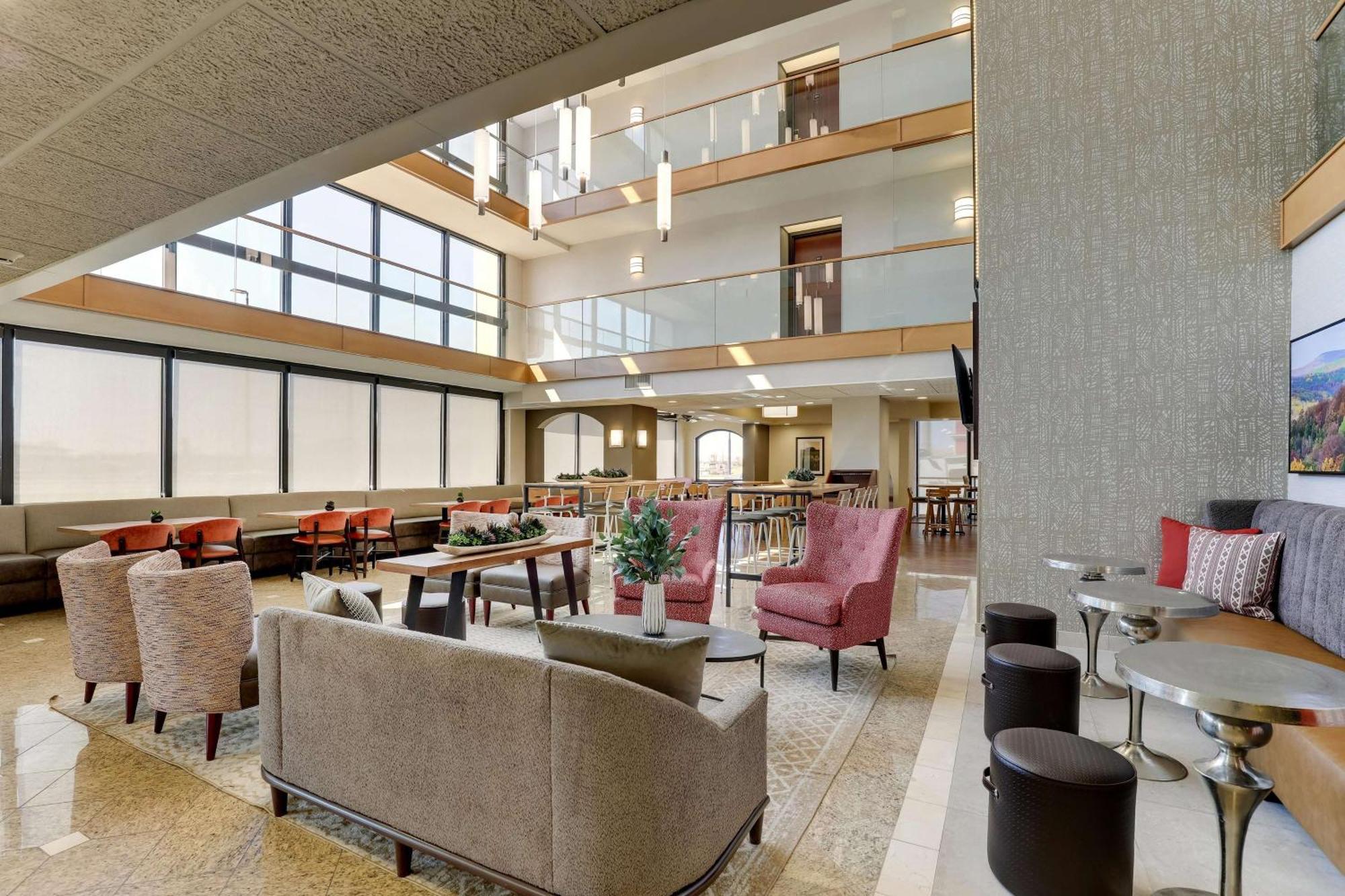 Drury Inn & Suites マリオン エクステリア 写真