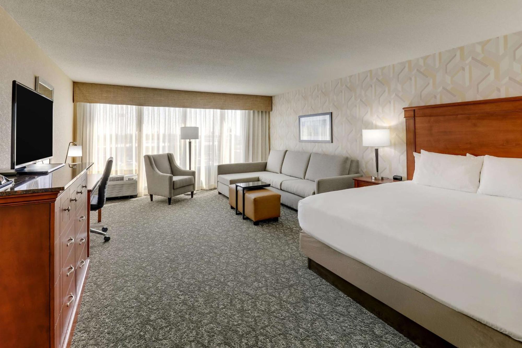Drury Inn & Suites マリオン エクステリア 写真